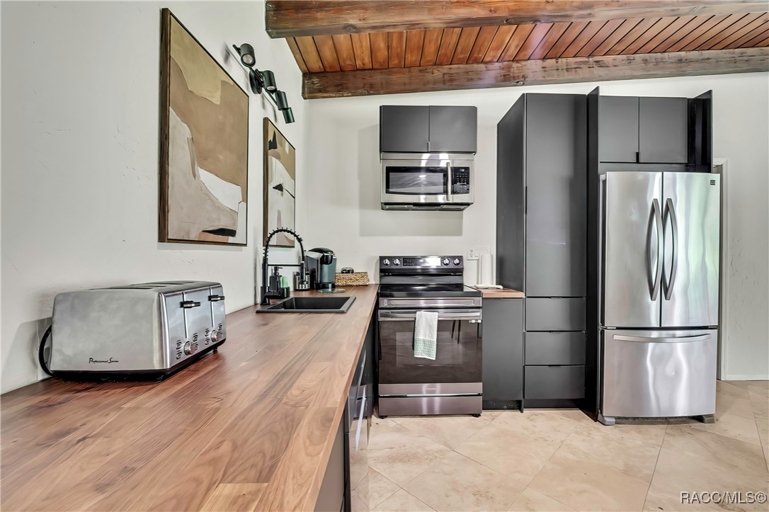 8944 W White Dogwood Drive