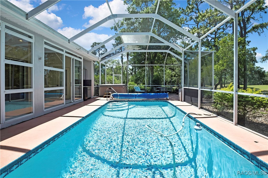 6 Strawood Point