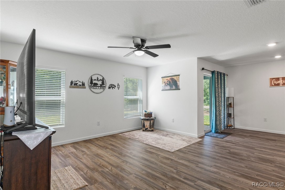 3192 W Barberton Place