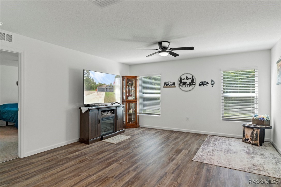 3192 W Barberton Place