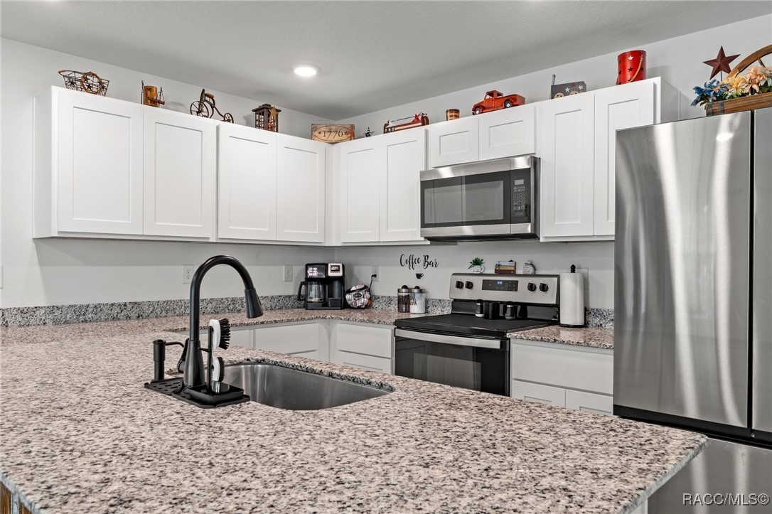 3192 W Barberton Place