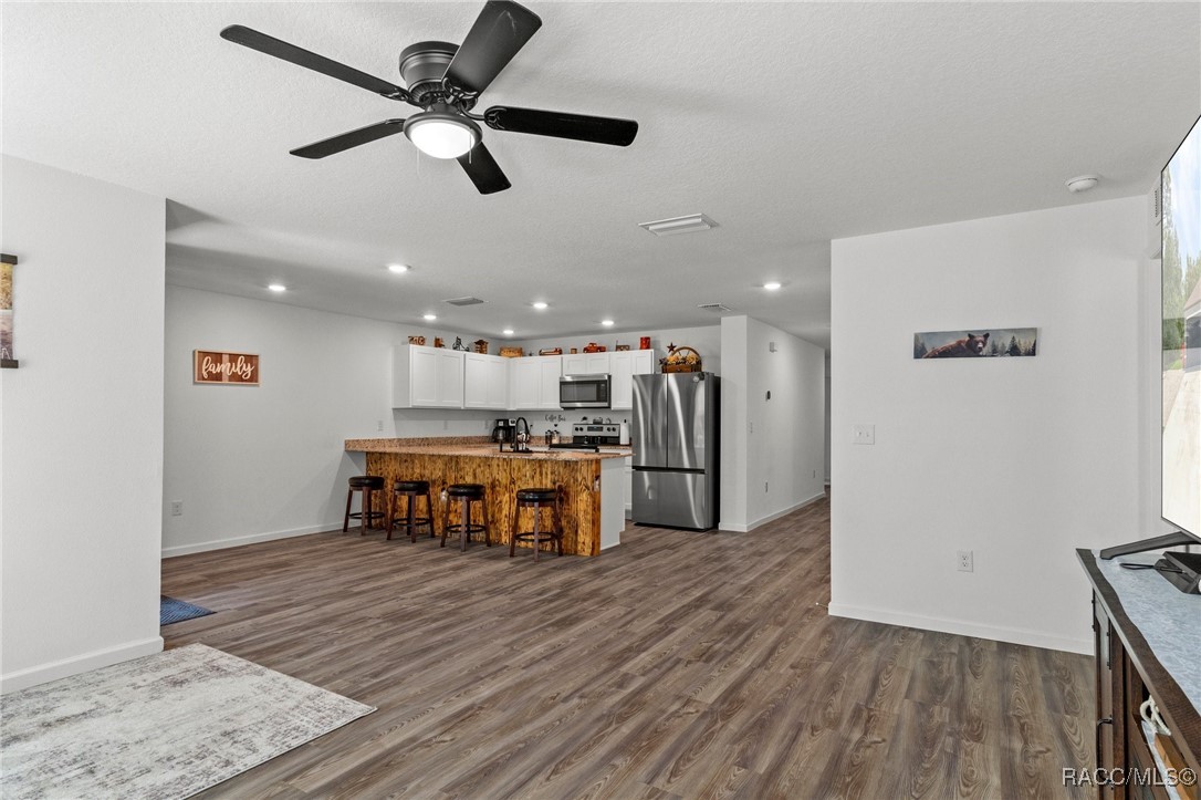 3192 W Barberton Place