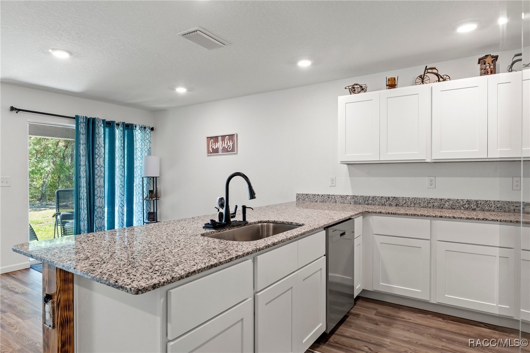 3192 W Barberton Place