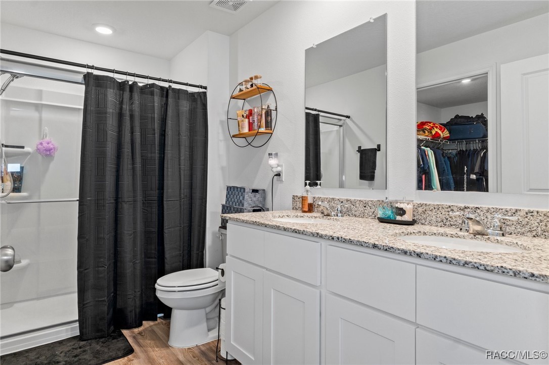 3192 W Barberton Place