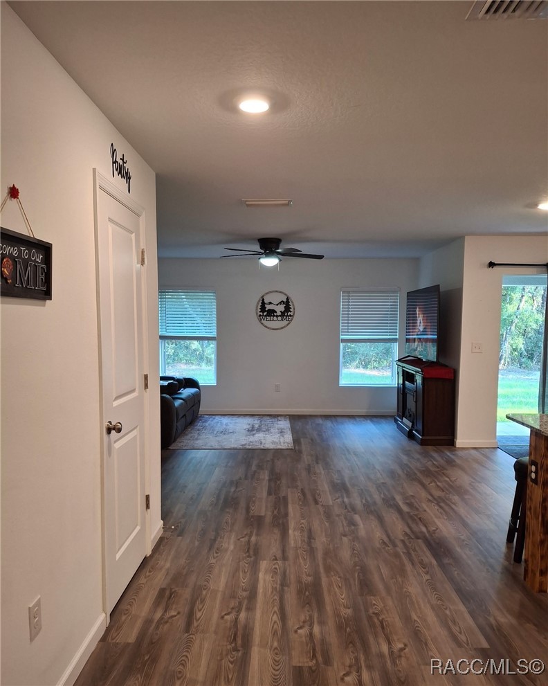 3192 W Barberton Place