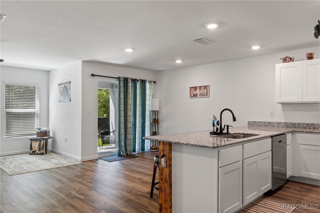 3192 W Barberton Place