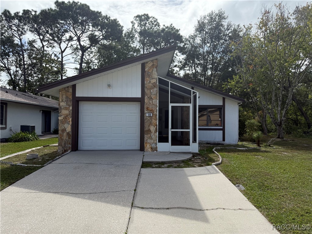 100 Chinaberry Circle