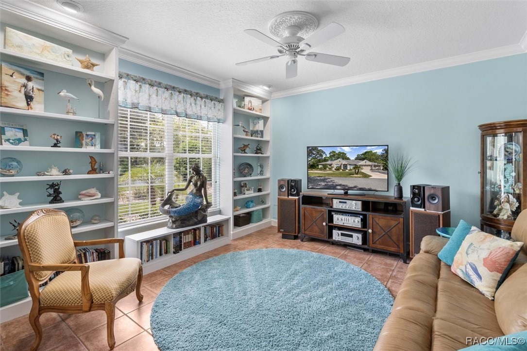 30 Mayflower Court S