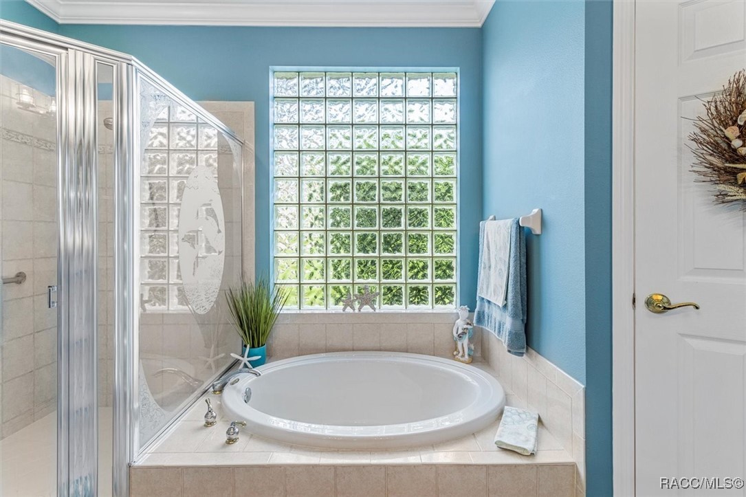 30 Mayflower Court S