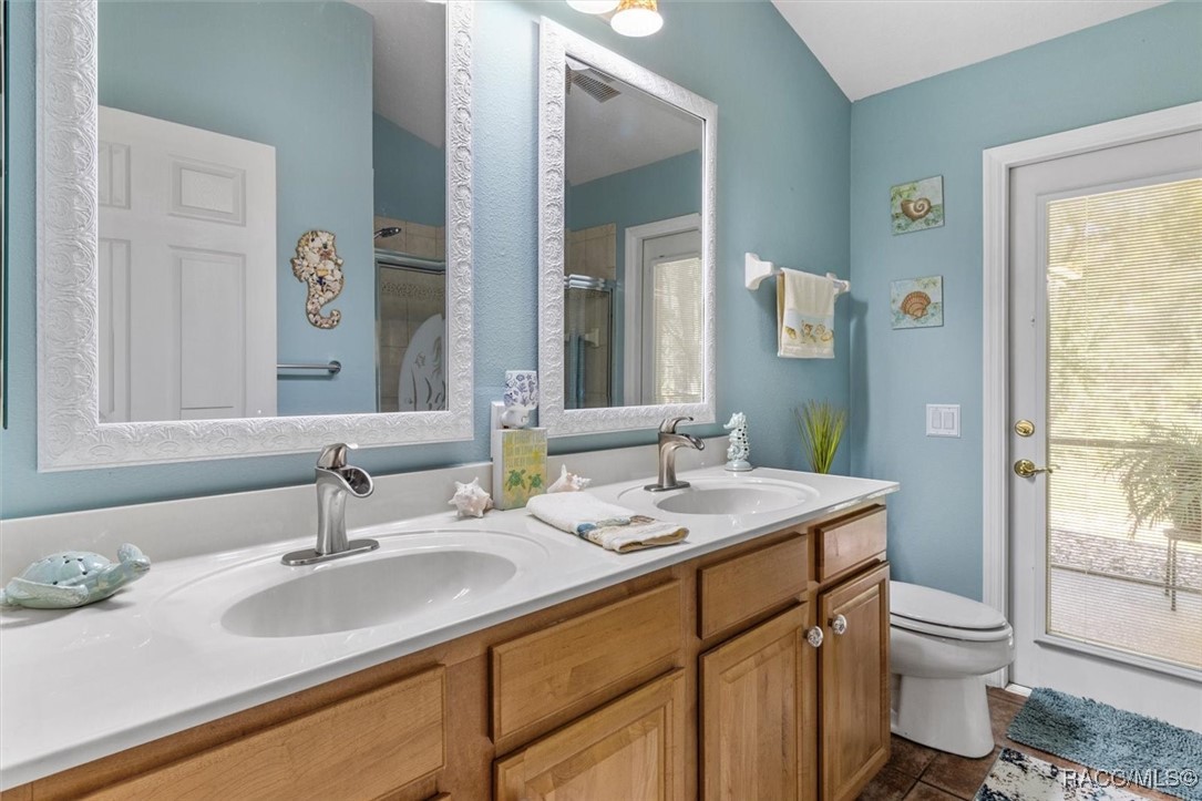 30 Mayflower Court S