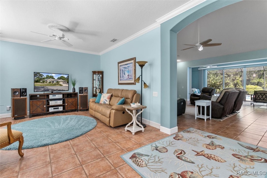 30 Mayflower Court S