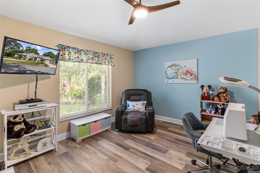 30 Mayflower Court S