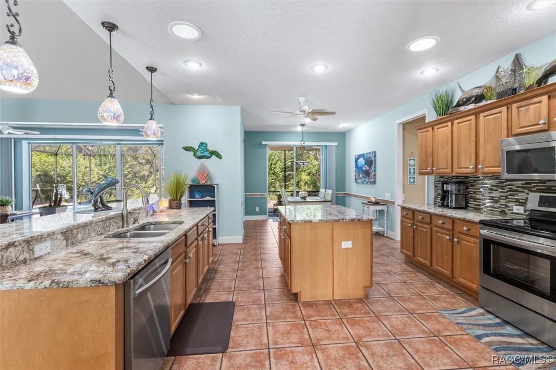 30 Mayflower Court S