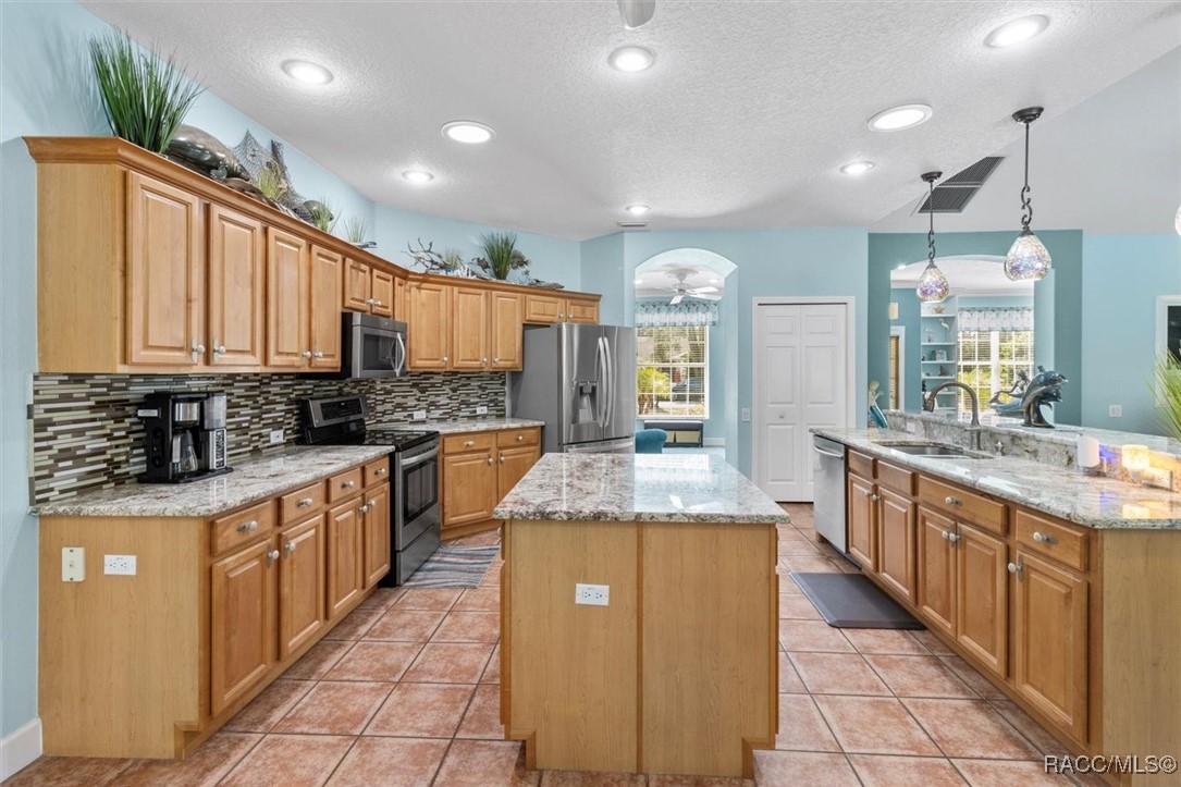 30 Mayflower Court S