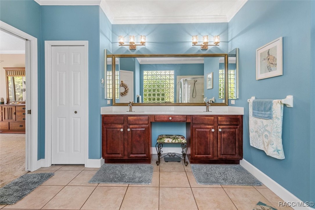 30 Mayflower Court S