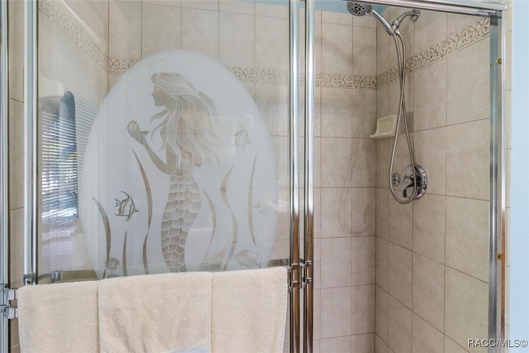 30 Mayflower Court S