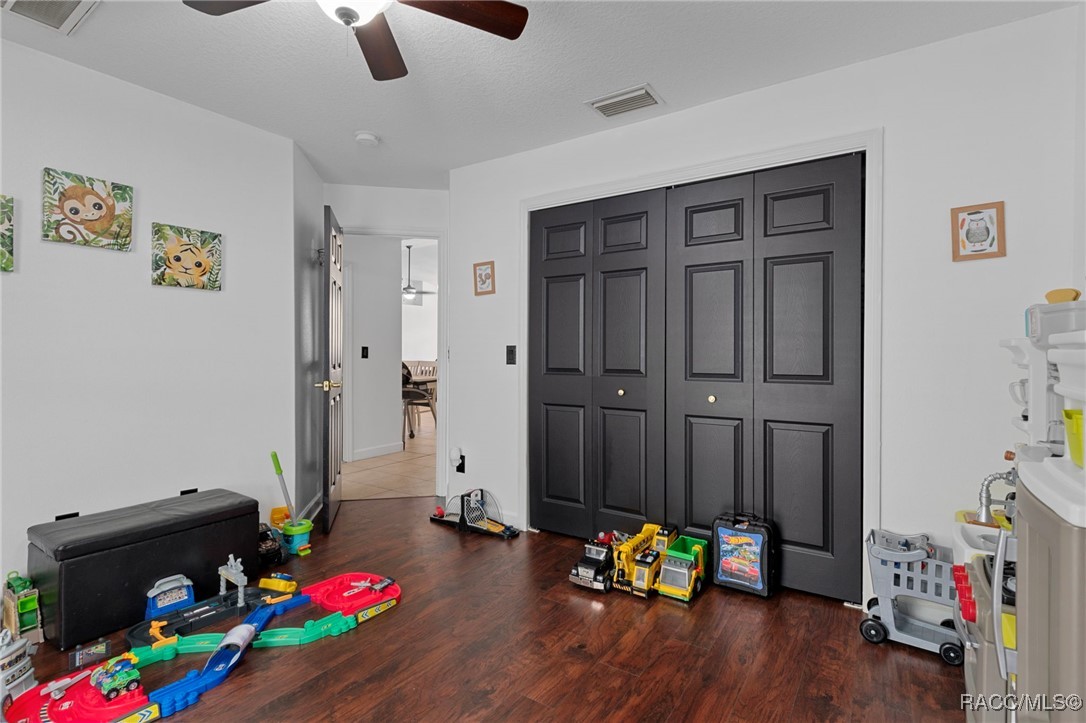 579 W Anderson Lane