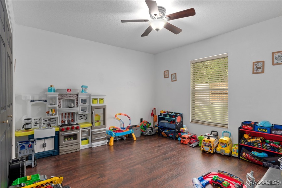 579 W Anderson Lane