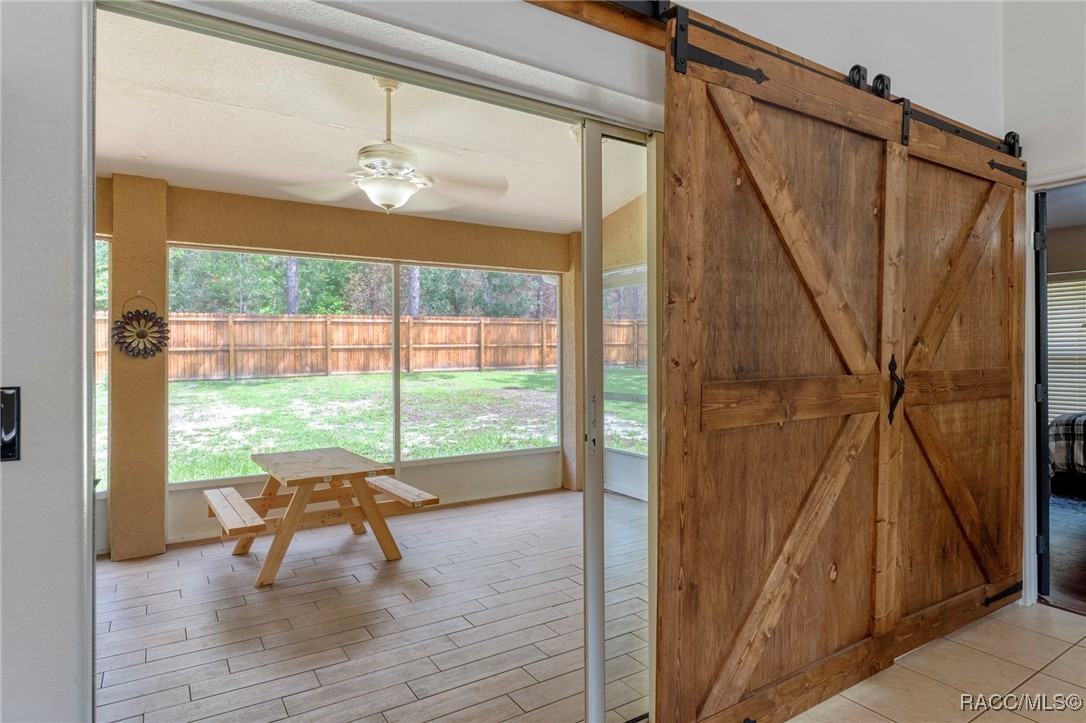 579 W Anderson Lane