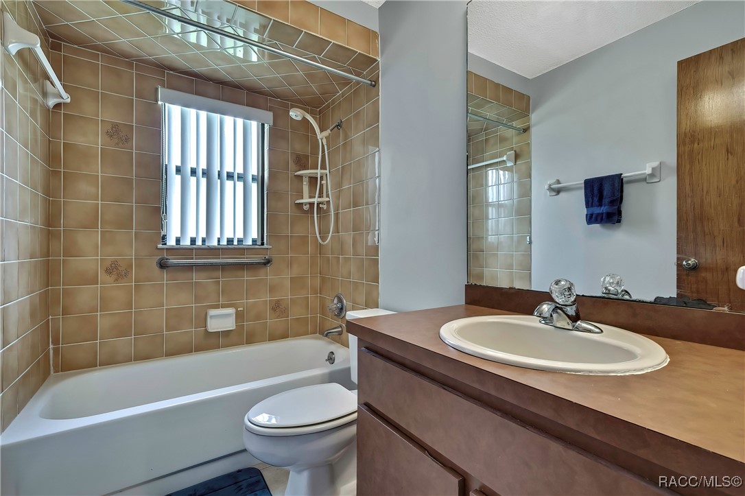 3535 E Foxwood Court