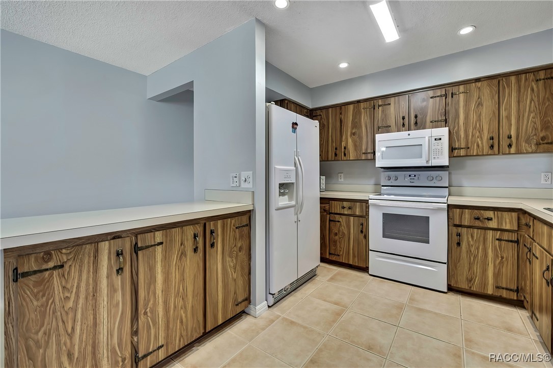 3535 E Foxwood Court