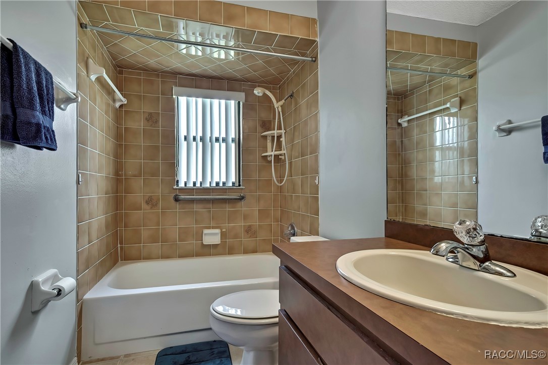 3535 E Foxwood Court