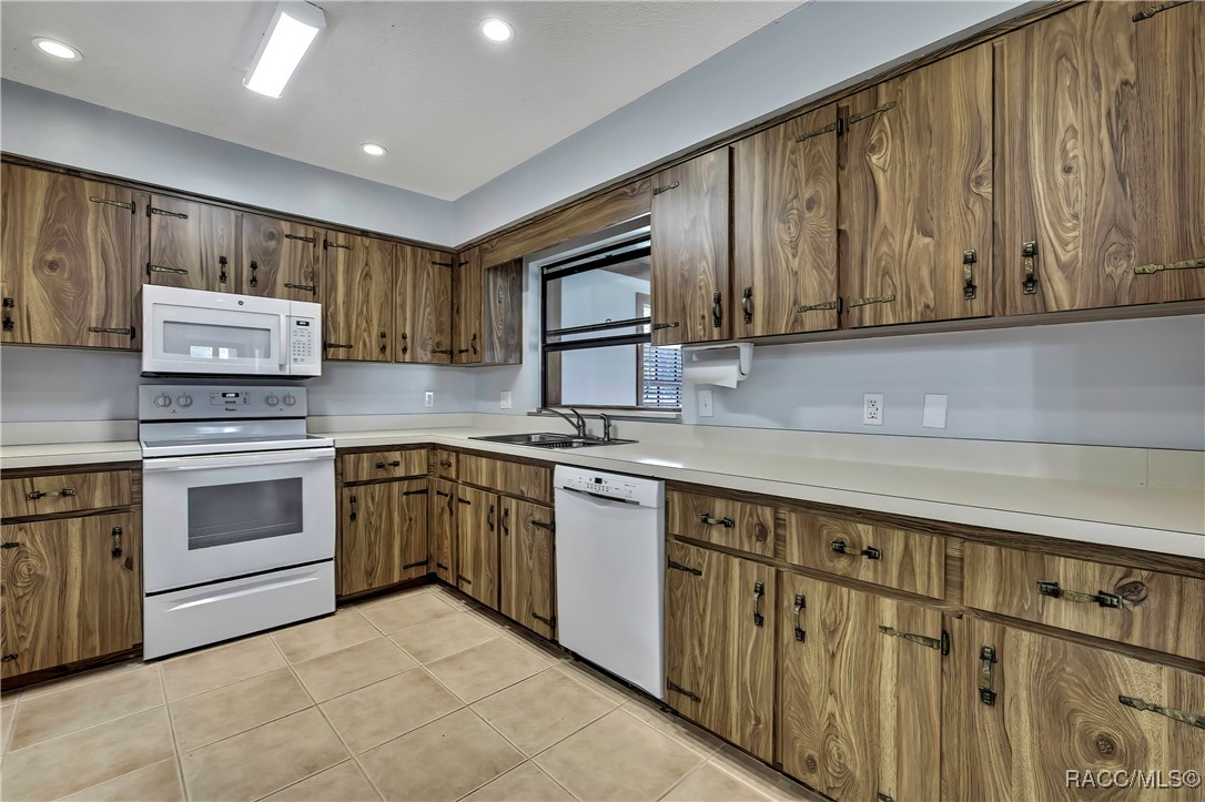 3535 E Foxwood Court