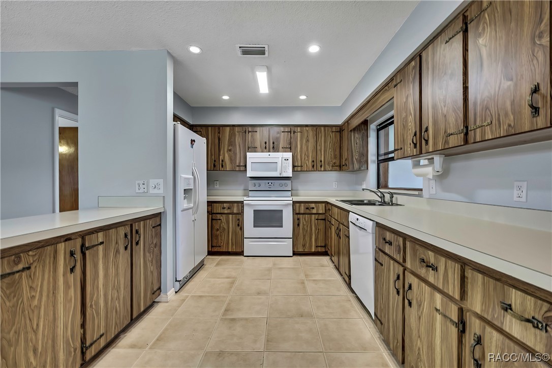 3535 E Foxwood Court