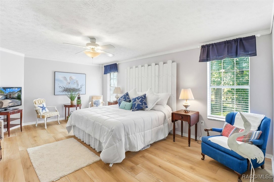 11950 W Waterway Drive