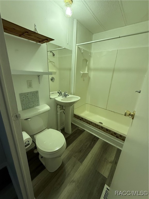 7362 S Spartan Avenue