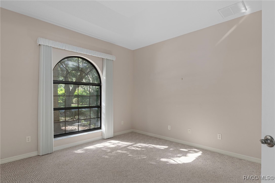 19 Livingstone Daisy Court