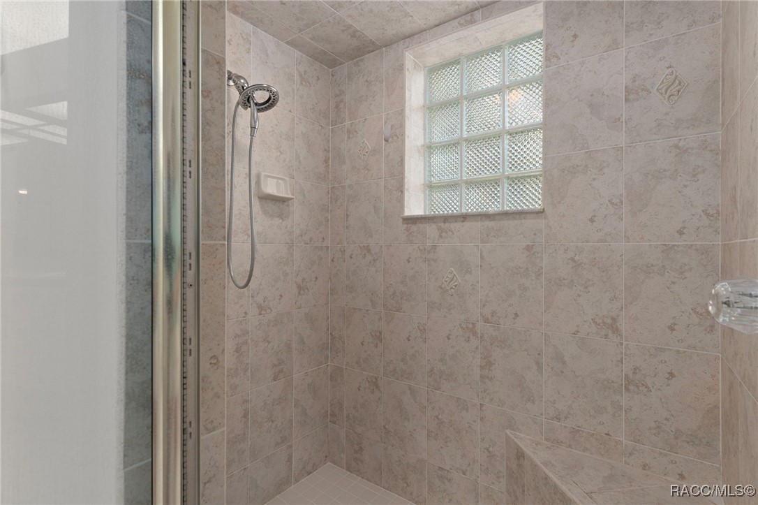 19 Livingstone Daisy Court