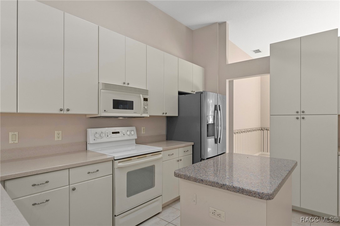 19 Livingstone Daisy Court