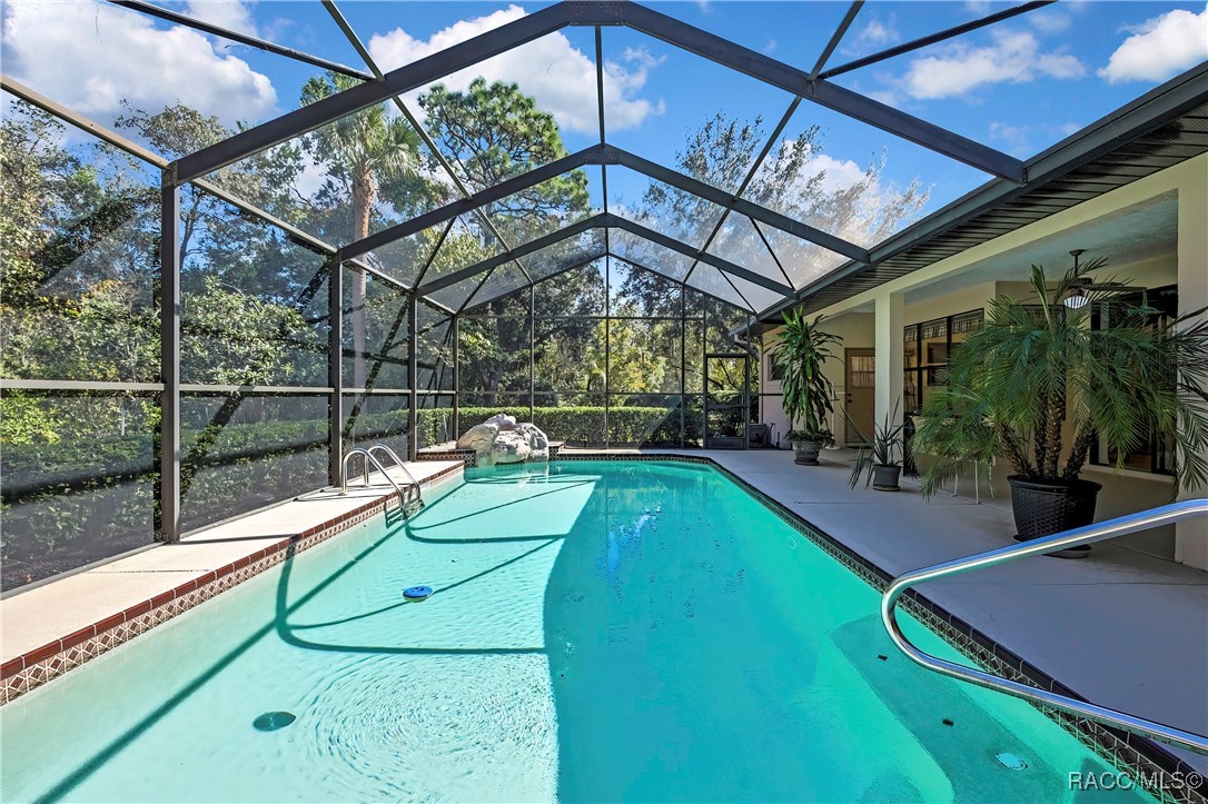 35 & 37 Hackberry Drive