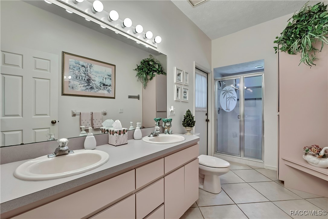 35 & 37 Hackberry Drive