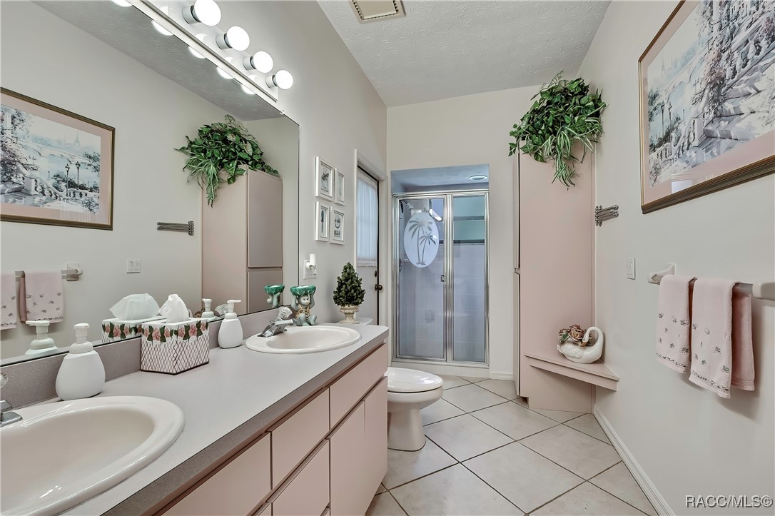 35 & 37 Hackberry Drive