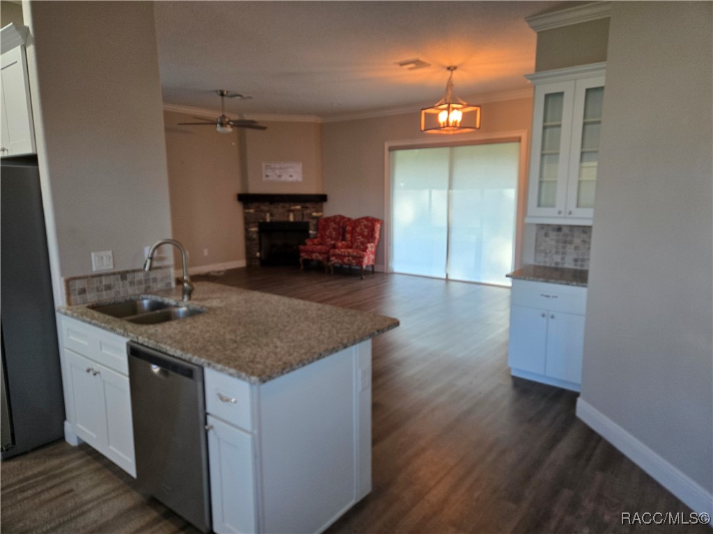 9322 S Deer Park Drive