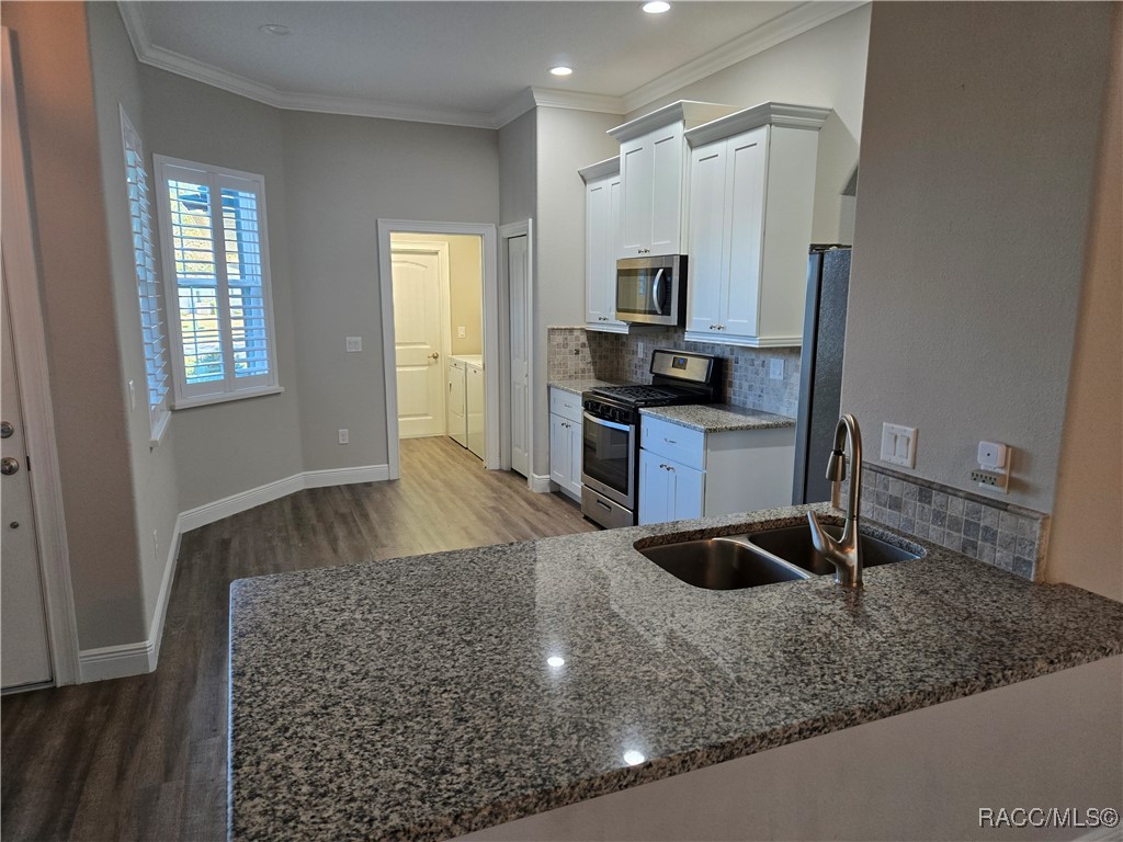 9322 S Deer Park Drive