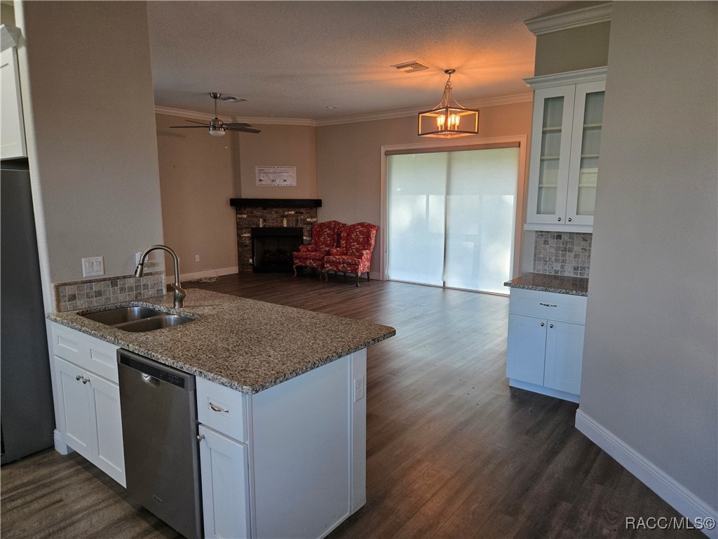 9322 S Deer Park Drive