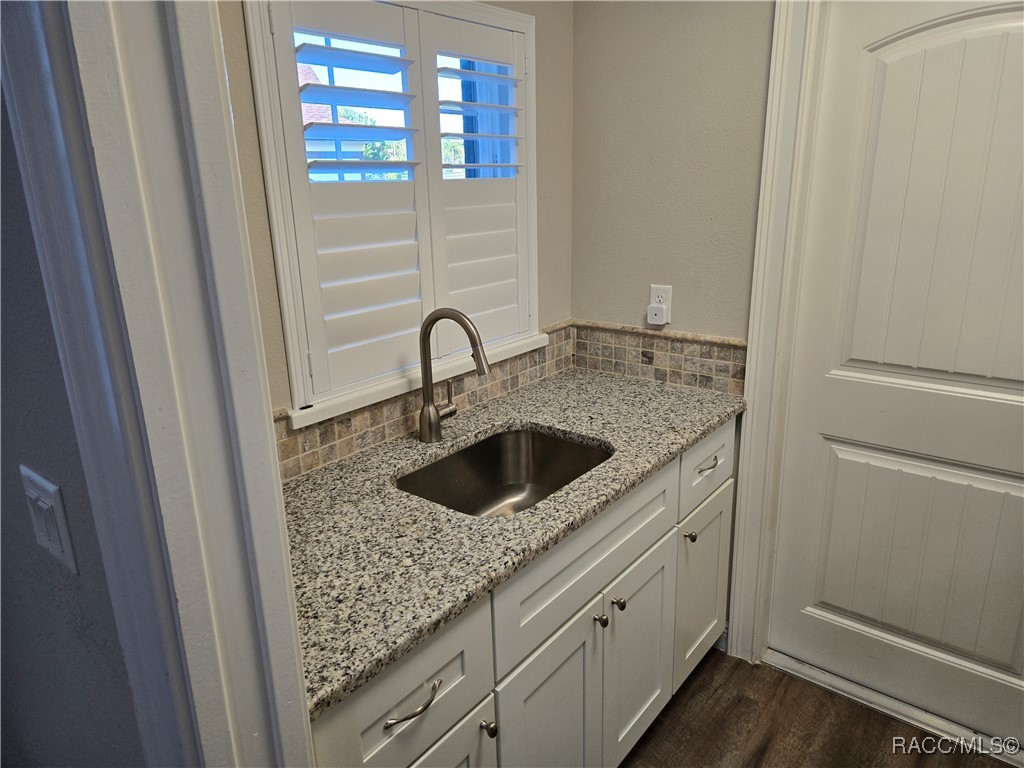 9322 S Deer Park Drive