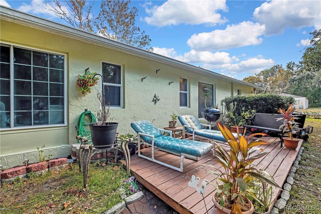 10 Chinaberry Circle