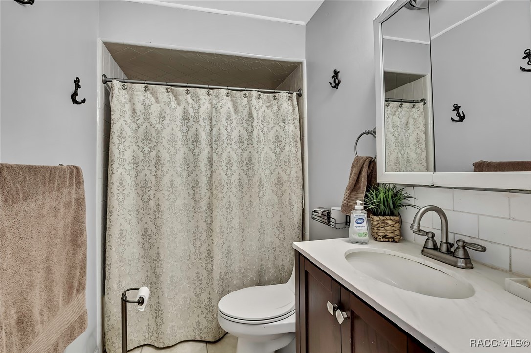 10 Chinaberry Circle