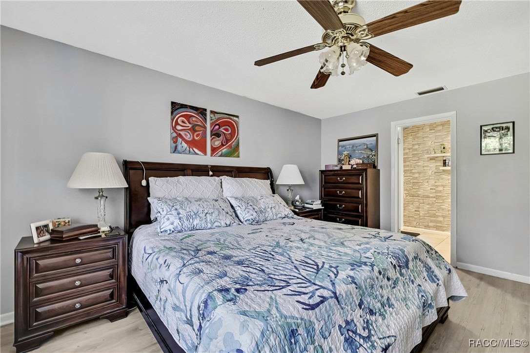 10 Chinaberry Circle