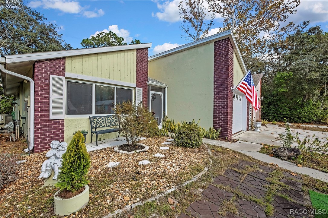 10 Chinaberry Circle