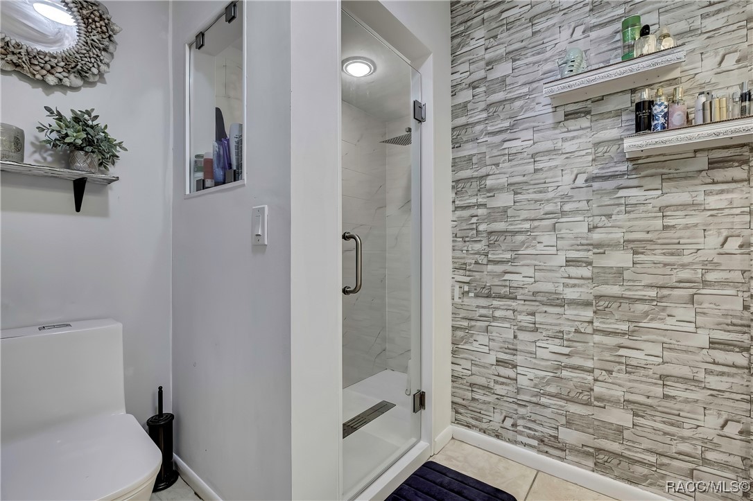 10 Chinaberry Circle