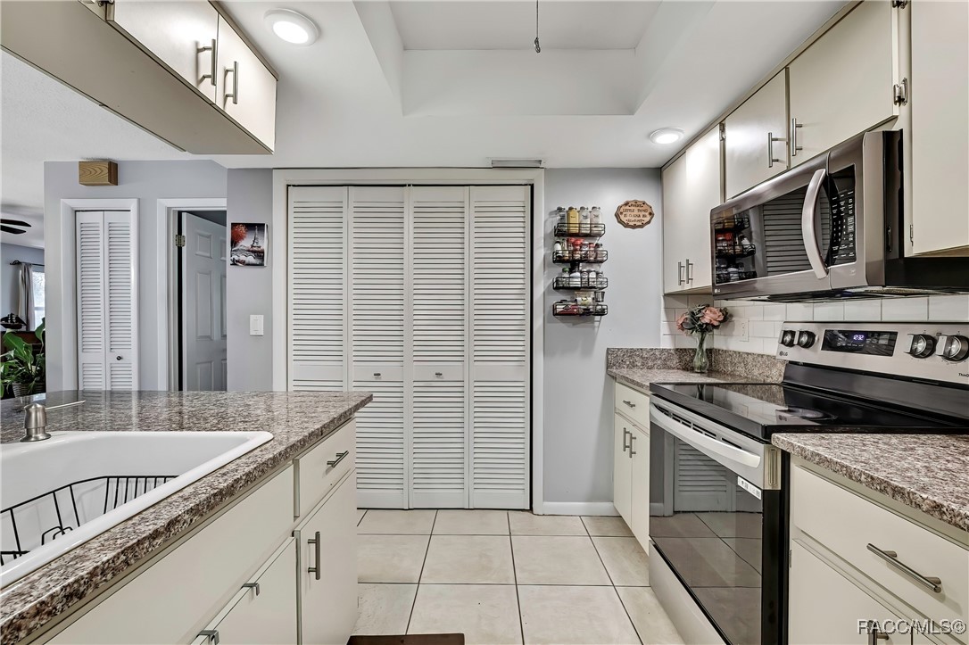 10 Chinaberry Circle