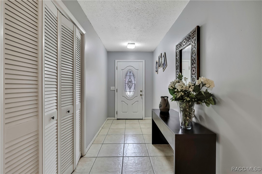 10 Chinaberry Circle