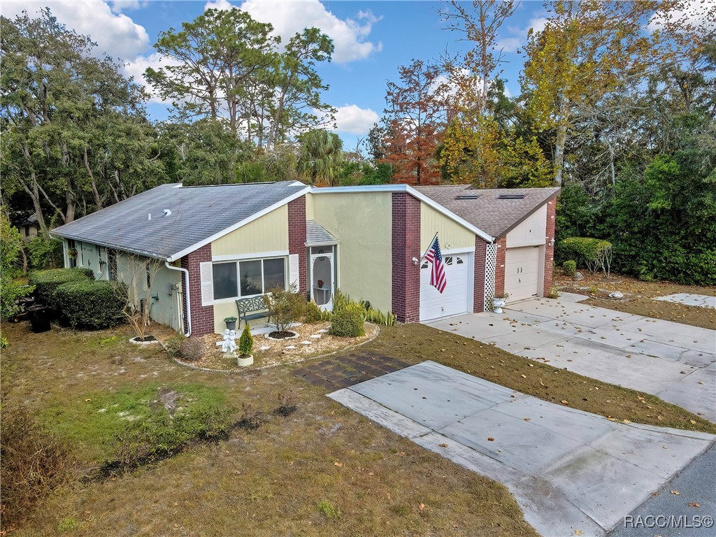 10 Chinaberry Circle