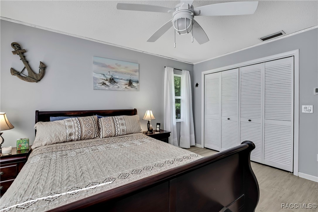 10 Chinaberry Circle