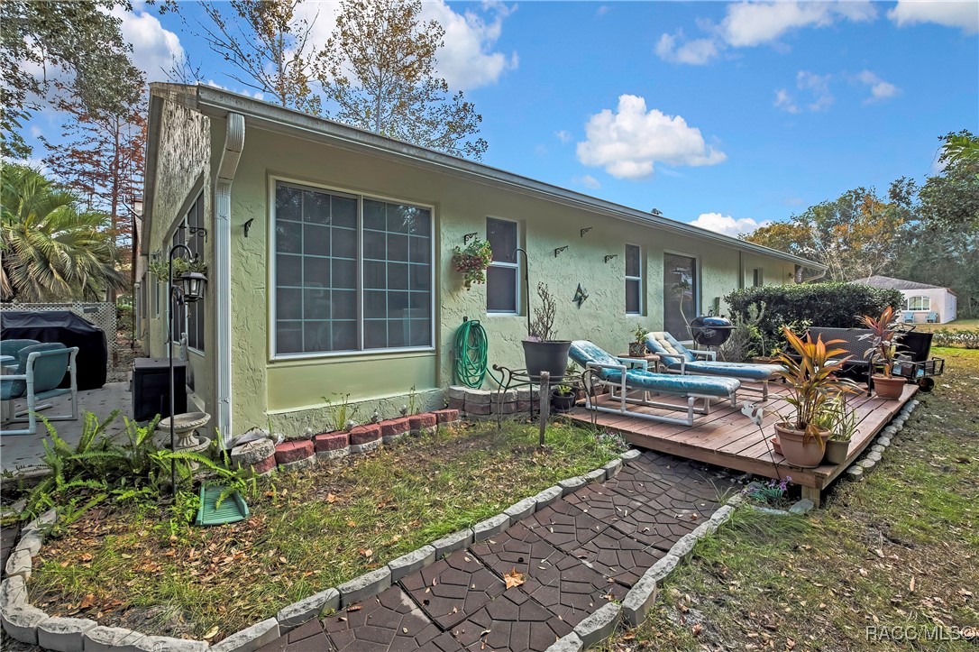 10 Chinaberry Circle